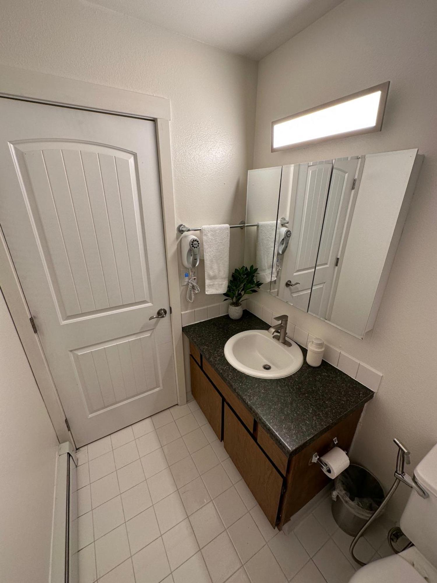 Stay Anchorage! Furnished Two Bedroom Apartments With High Speed Wifi Chambre photo